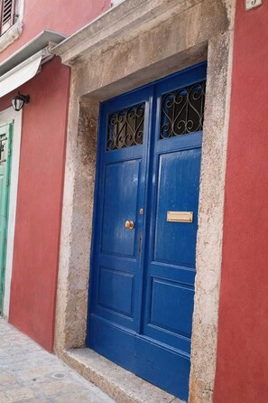 Exterior detail -  Huge Sea View Terrace • Old Town Rovinj • Waterfront (Rovinj)