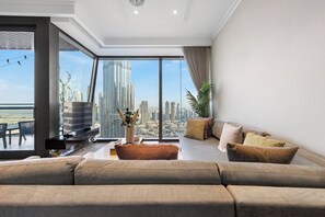 Living area - 3BR Direct Access to Dubai Mall (Dubai)