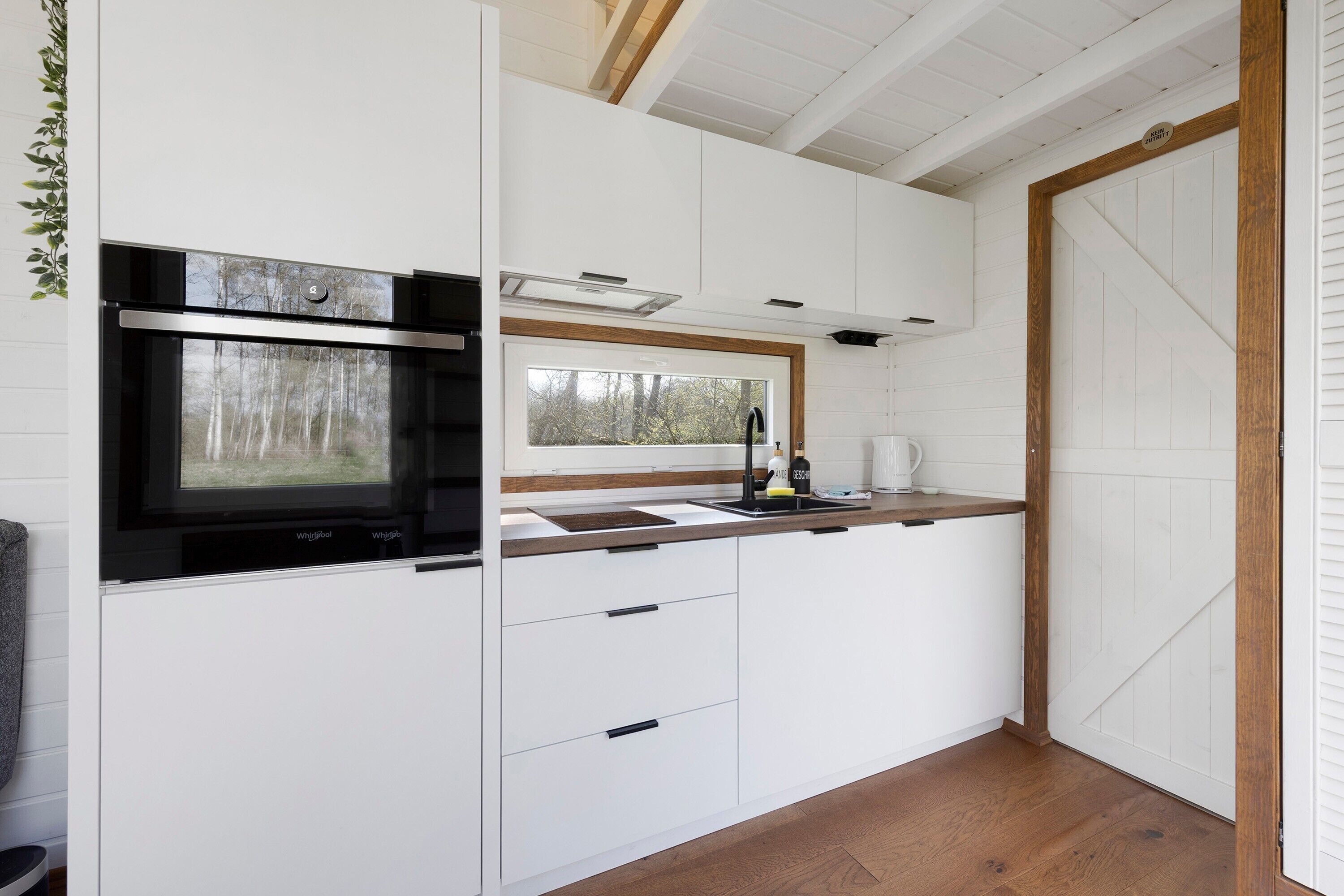 Fridge, stovetop, coffee/tea maker, electric kettle