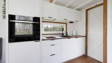 Fridge, stovetop, coffee/tea maker, electric kettle