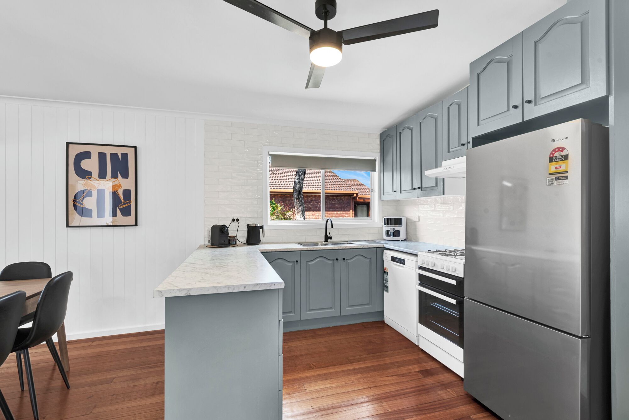 Kühlschrank, Ofen, Herdplatte, Geschirrspüler