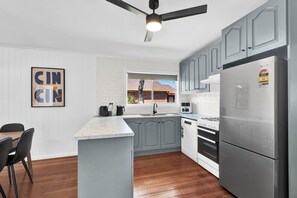 Fridge, oven, stovetop, dishwasher - McCrae Memories by Ready Set Stay (McCrae)