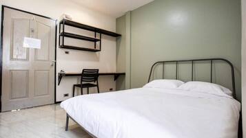 Standard Double Room | Desk, free WiFi
