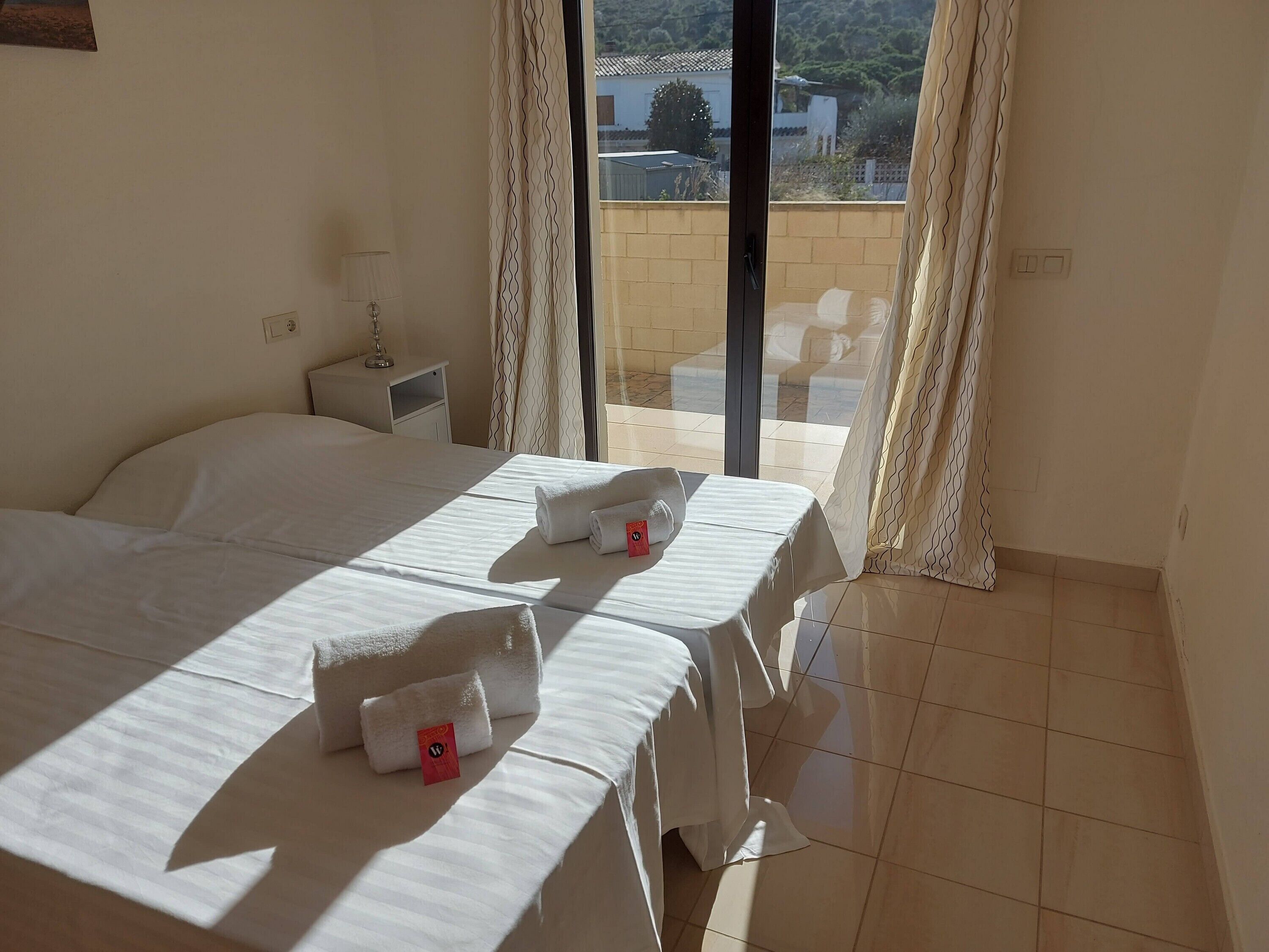 3 chambres, lit parapluie, Wi-Fi gratuit, draps fournis