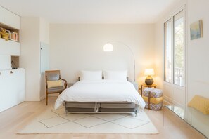 3 bedrooms, WiFi, bed sheets - Golden Sparrow, by Veeve (Paris)