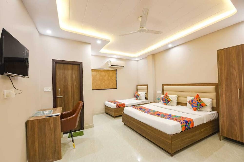Hotel Castle Meridian Dwarka