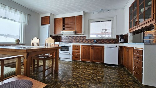 House near the sea and town centre in Skärhamn | SE0910707