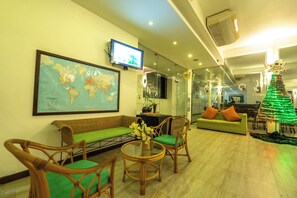 Terrace/patio - Rain Tree by Oak Ray (Tissamaharama)