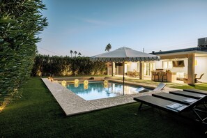 Een verwarmd zwembad