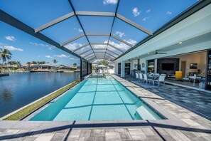 Piscine extérieure, piscine chauffée