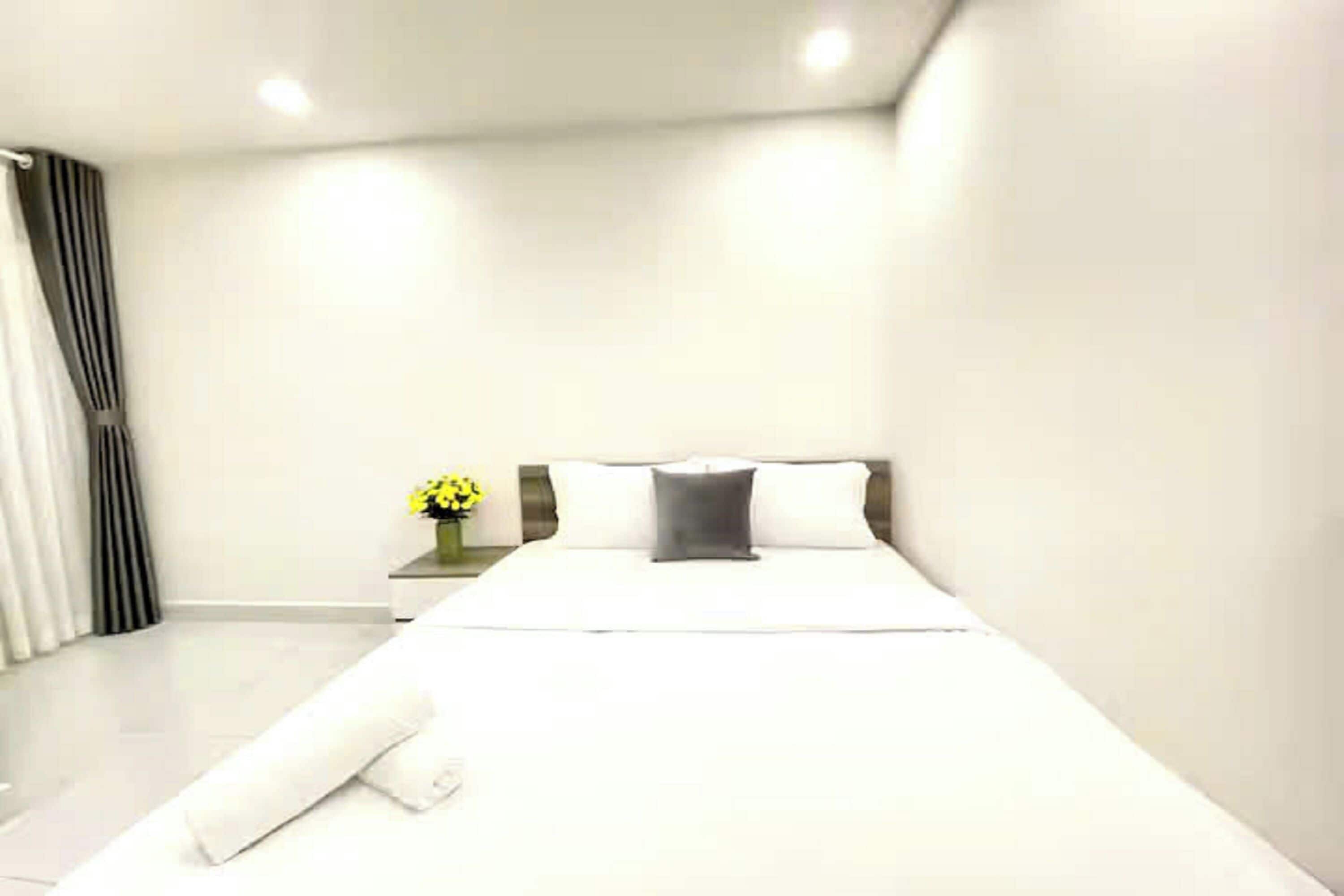 Family Suite, 3 Bedrooms, Club lounge access, City View | Egyptian cotton sheets, premium bedding, down duvets