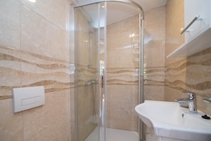 Bathroom - Luisa Rooms / Luisa room B2 (Veli Lošinj)