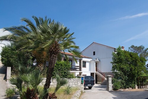 Nena House / Nena B4