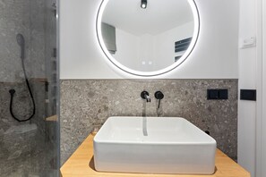 Shower, hair dryer, towels - Dependance Windrose 163 (Wenningstedt-Braderup (Sylt))
