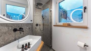Dusche, Haartrockner, Handtücher