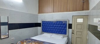 Hotel Dharma Hapur