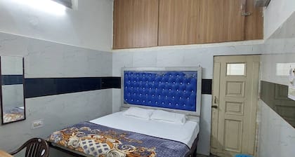 Hotel Dharma Hapur