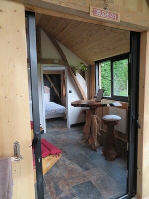 Superior Suite, Garden View | Living area - La linoterie Sauna privatif (Colembert)