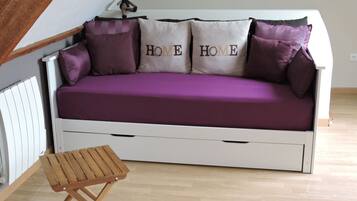 Family Quadruple Room, Courtyard View | Iron/ironing board, free WiFi