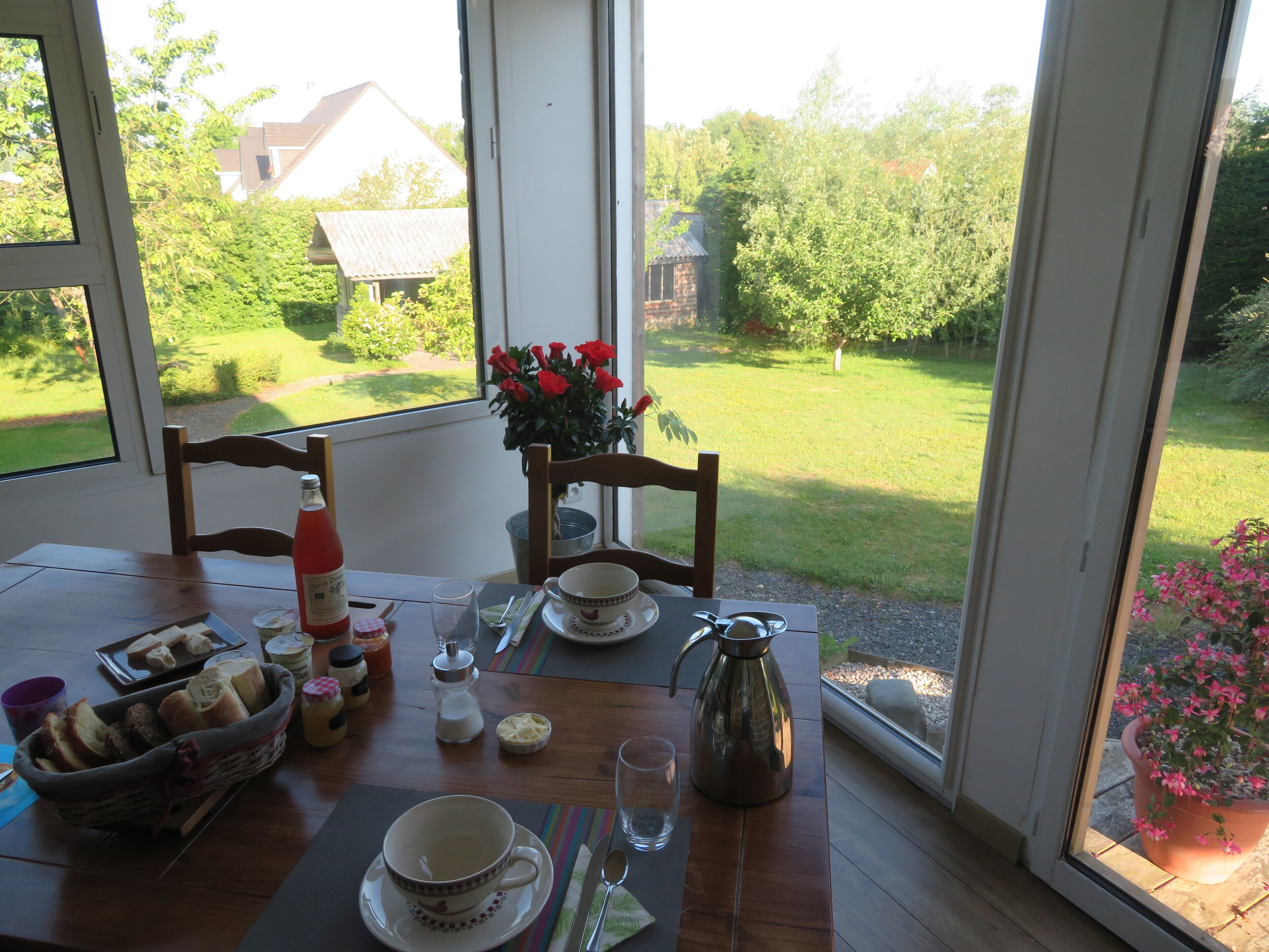 含每日當地特色早餐