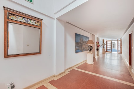 Intérieur. Appartement 'Playa Delphin 202' avec vue sur mer, balcon et Wi-Fi