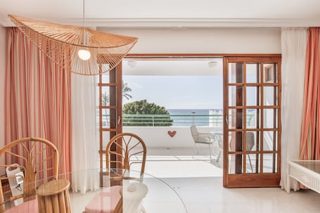 Dining. Apartment 'Playa Delphin 202' with Sea View, Balcony and Wi-Fi