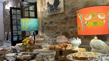 Petit déjeuner buffet compris tous les jours