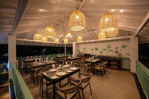 Daily buffet breakfast for a fee - Yellowstone Resort Arambol (Arambol)