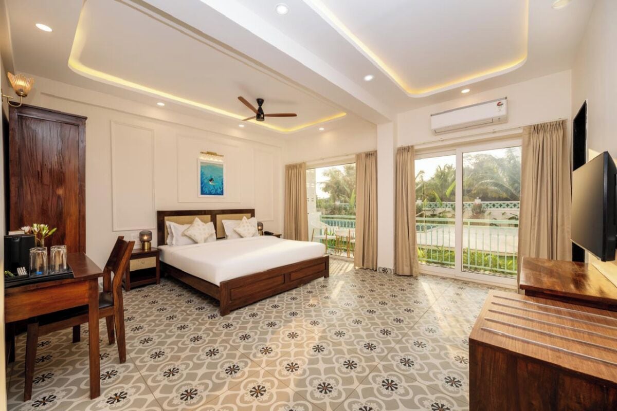 Hypo-allergenic bedding, free WiFi, bed sheets