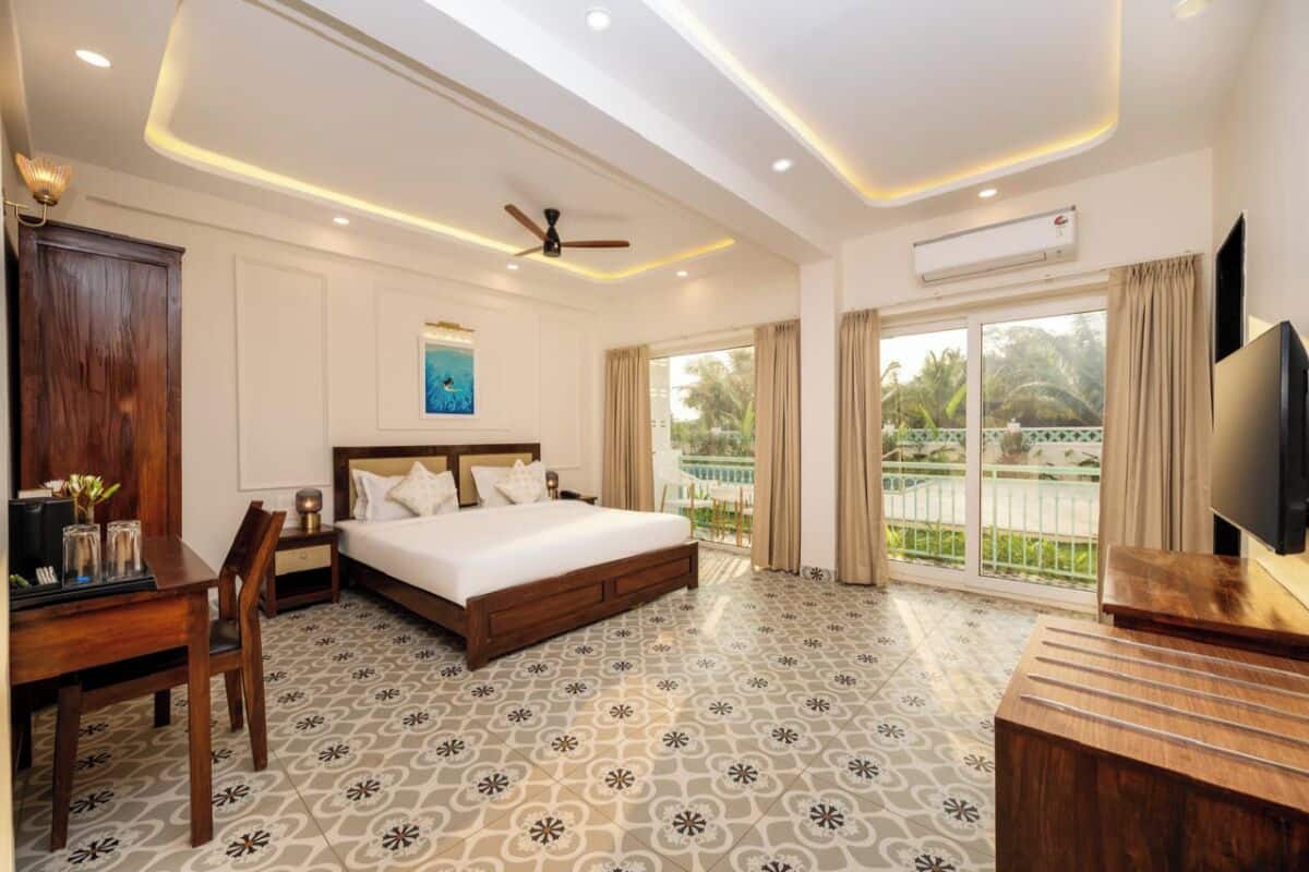 Hypo-allergenic bedding, free WiFi, bed sheets