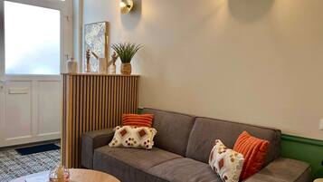 Standard-Stadtwohnung, 2 Schlafzimmer, Küche | Wohnbereich