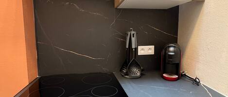 Maison mitoyenne Standard, 2 chambres, cuisine | Coin cuisine privé | Grand réfrigérateur, micro-ondes, four, plaque de cuisson