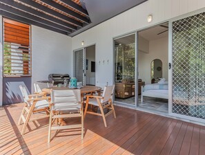 スタジオ バルコニー プールビュー | バルコニー