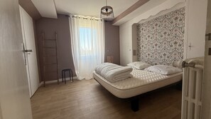 2 bedrooms, free WiFi, bed sheets