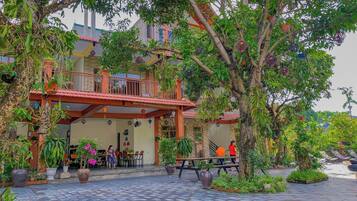 Bagian depan properti