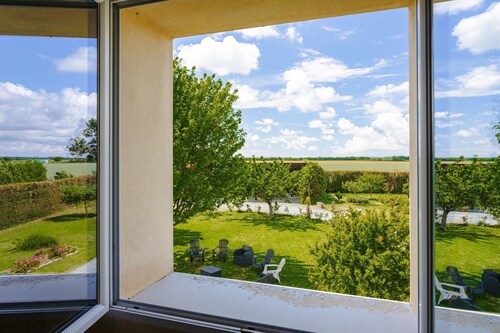 Gite Phare - Moulin du Cher: Tranquility Near La Rochelle and the Coast