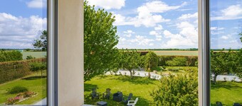 Gite Phare - Moulin du Cher: Tranquility Near La Rochelle and the Coast
