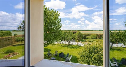 Gite Phare - Moulin du Cher: Tranquility Near La Rochelle and the Coast