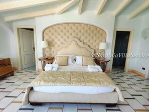 Iron/ironing board, WiFi, bed sheets - Panoramic seaside villa in Porto Rotondo-Ideal for families and large groups (Porto Rotondo)