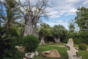 Property grounds - Panoramic seaside villa in Porto Rotondo-Ideal for families and large groups (Porto Rotondo)