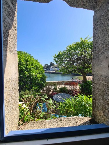 Ste Marine T2 with Private Terrace & Port View, Authentic Breton Stay