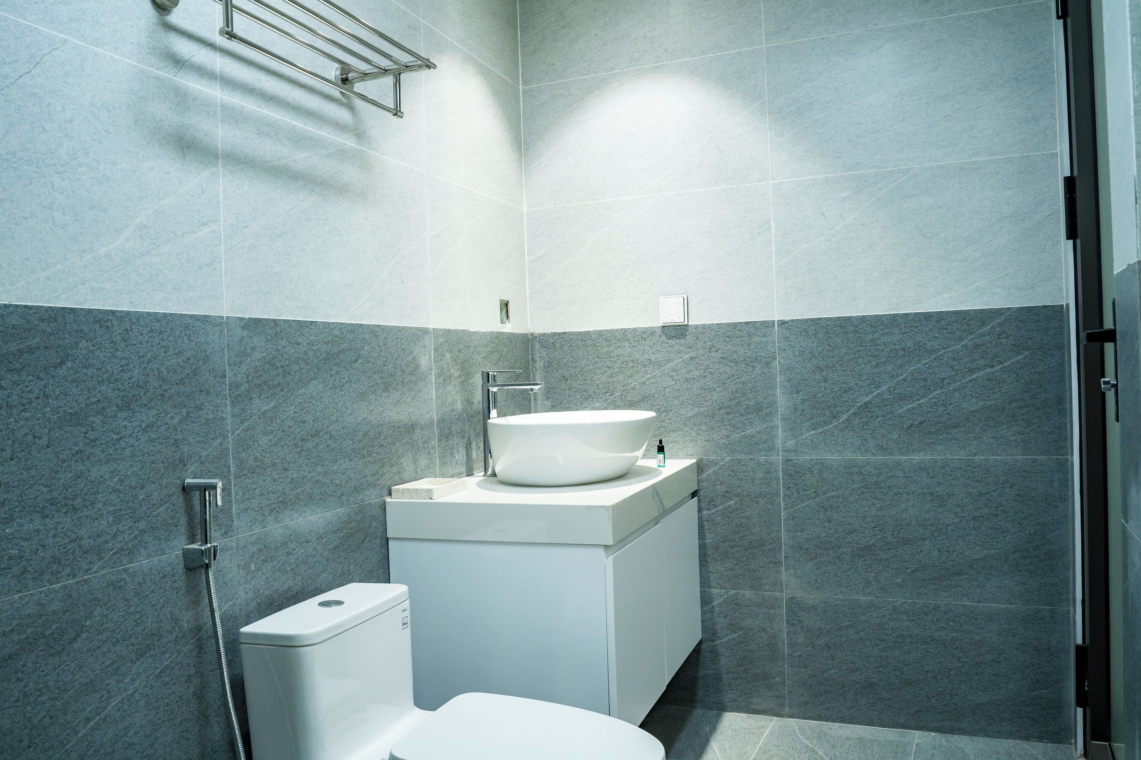 Superior Double Room Single Use | Bathroom | Shower, free toiletries, hair dryer, slippers