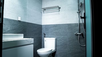 Basic Double Room | Bathroom | Shower, free toiletries, hair dryer, slippers