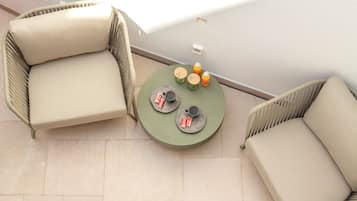 Tweepersoonskamer, terras, op benedenverdieping | Terras