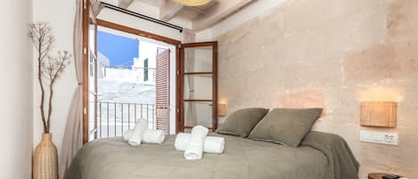 Standard Double Room | Soundproofing, free WiFi