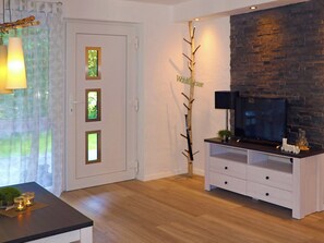 Interior - Apartment "Meisennest, 50 sqm" with Private Terrace, Garden and Wi-Fi (Lennestadt)