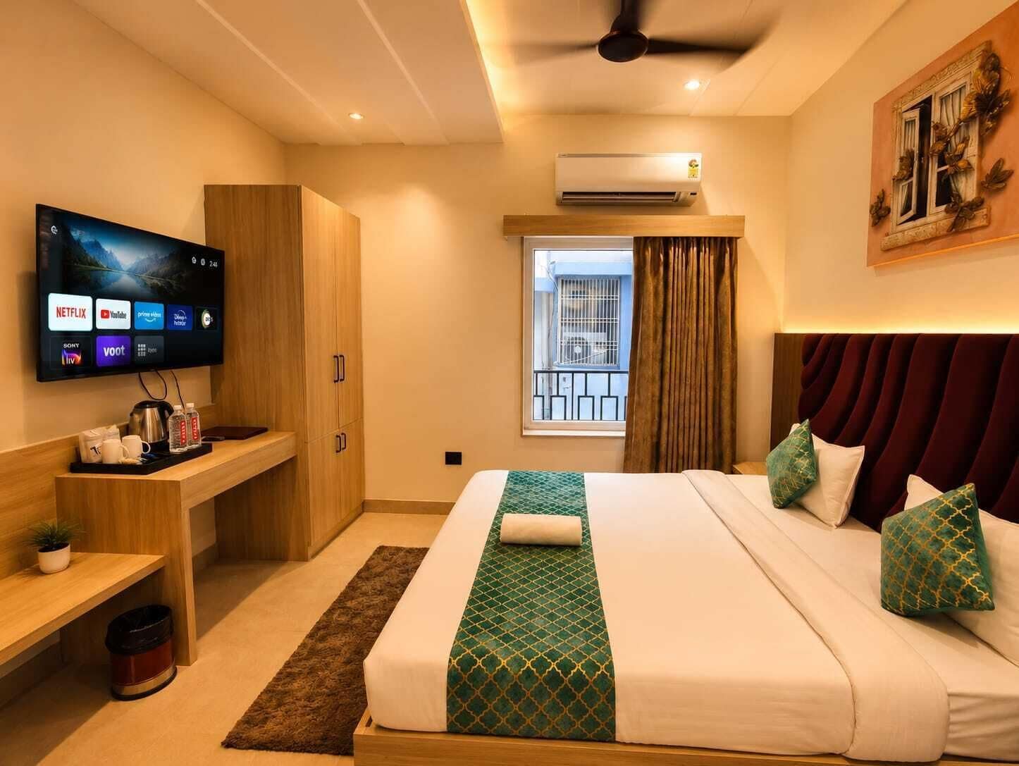 Deluxe Room With City View | 高級寢具、羽絨被、記憶床墊、迷你吧