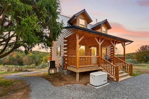 Exterior - Valley View Cabin at Trickle Creek (Logan)