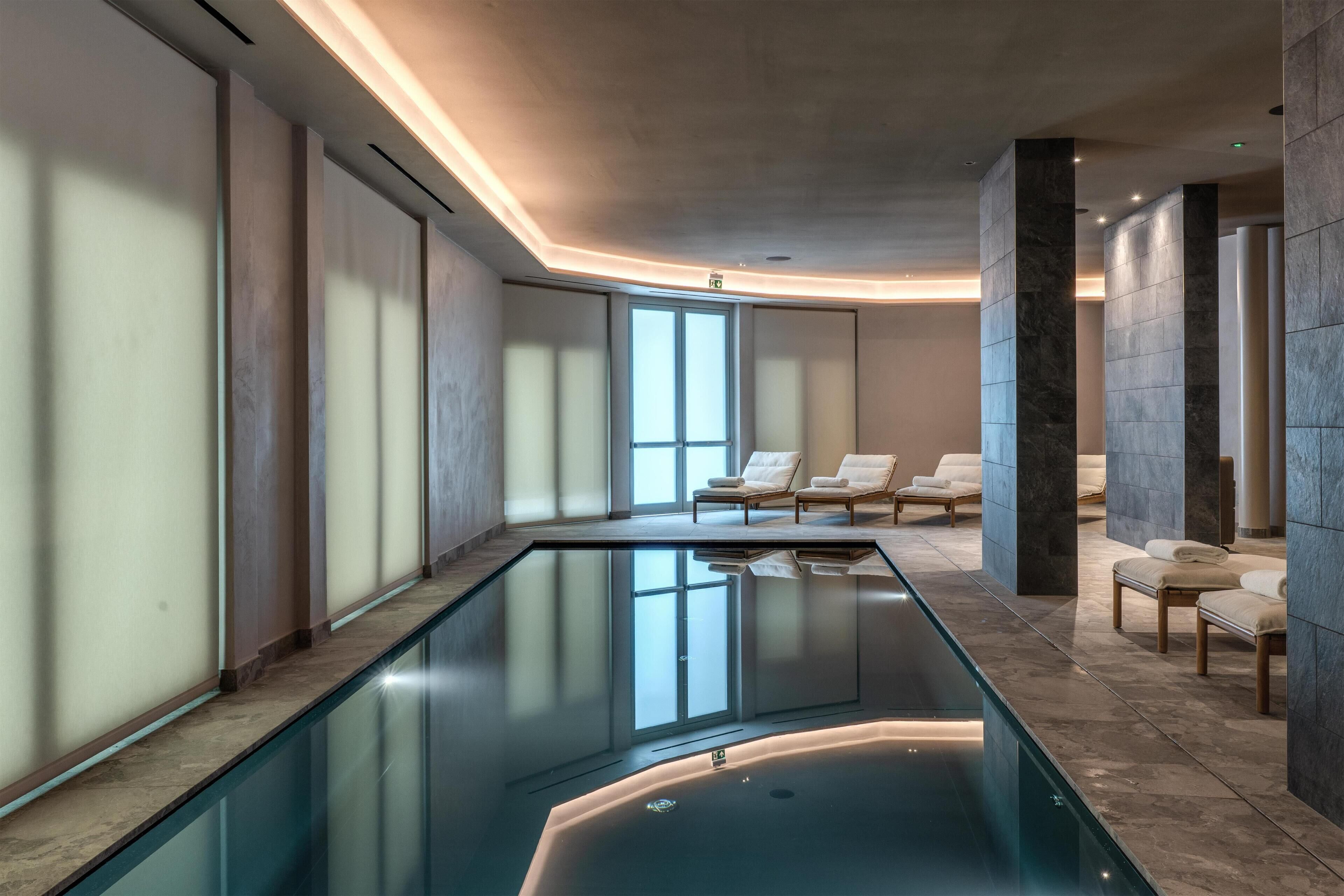 身體療程、深層組織按摩、面部療程、修手甲/腳甲、按摩服務