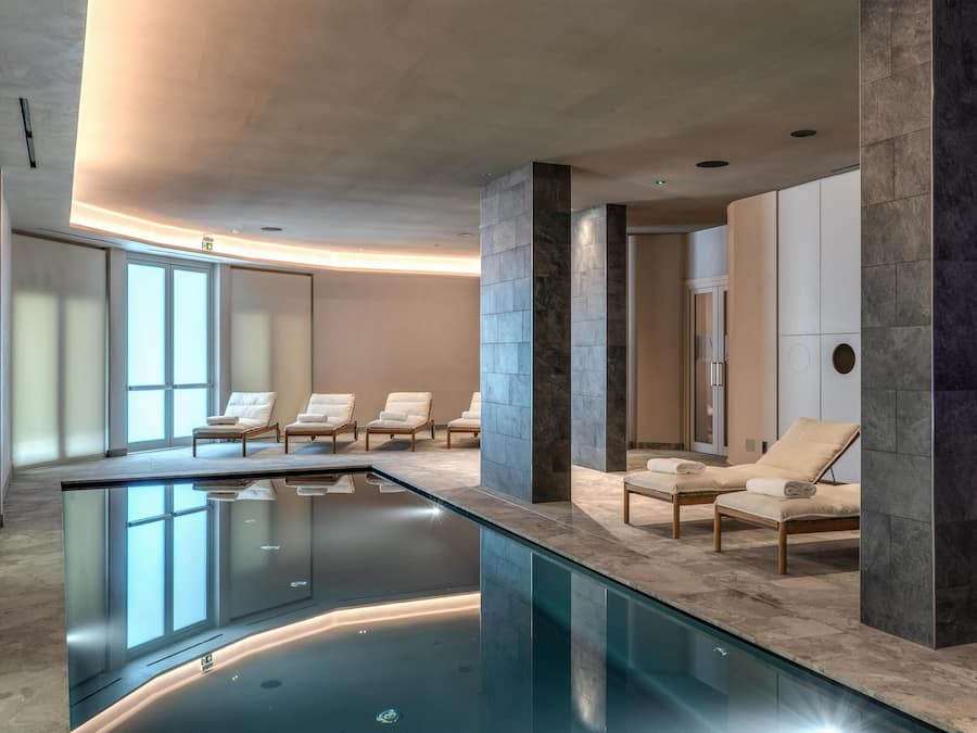 Rawatan badan, urutan tisu mendalam, rawatan muka